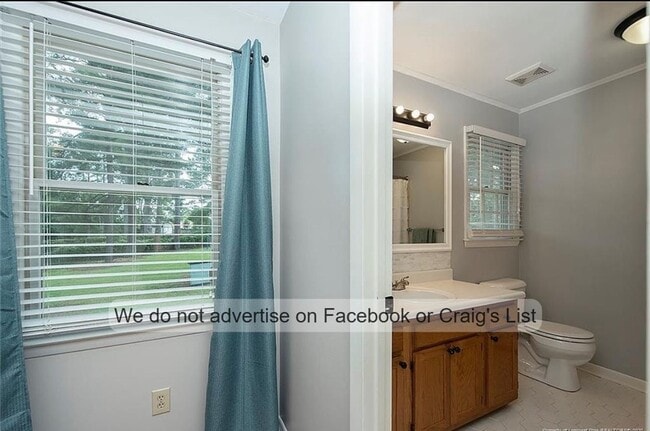 Building Photo - Farmington - Butterwood Circle