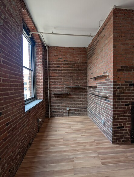 Office Nook - 200 Main St