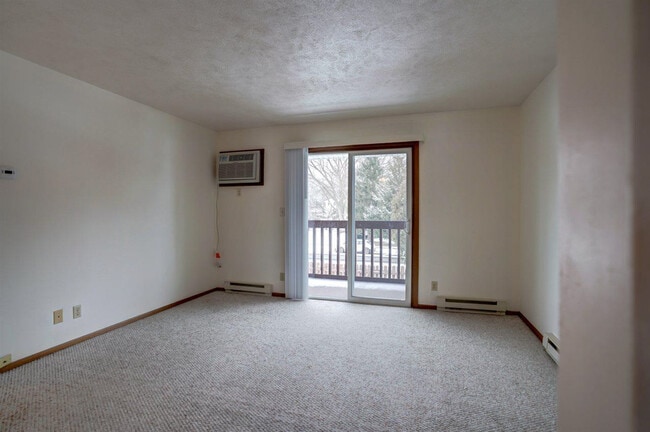 Building Photo - 235 Broadway Dr