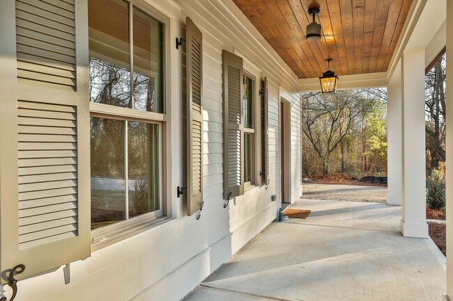 Building Photo - New Construction Rental WALKABLE to Downtown Senoia!