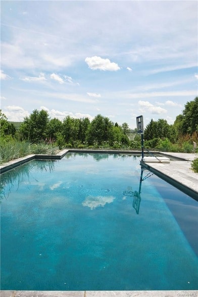 Building Photo - 194 Pleasant Ridge Rd