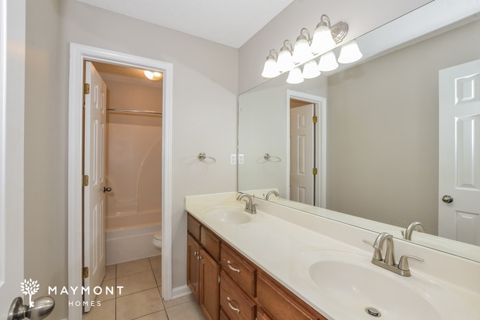 Building Photo - 2402 Mason Dr