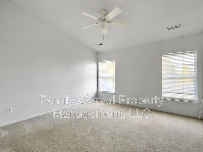Building Photo - 100 Salem Creek Dr
