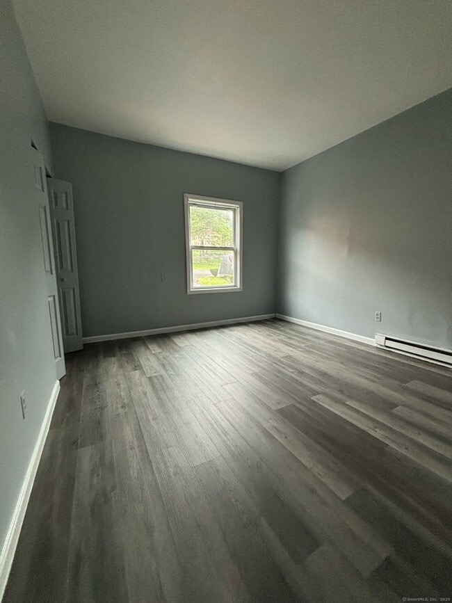 Building Photo - 132 Easton Ave