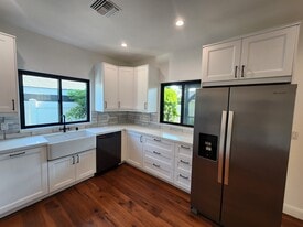 Building Photo - 7507 Hesperia Ave