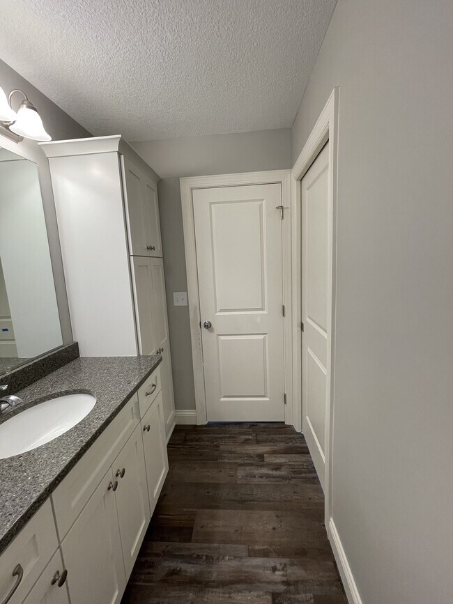 Building Photo - 18448 English Ave