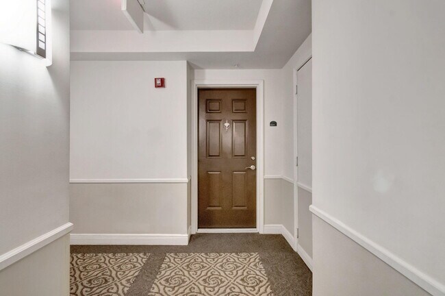 Building Photo - 610 Clematis St
