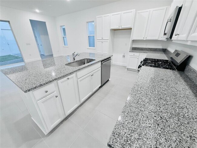 Building Photo - 12585 Clear Sapphire Dr