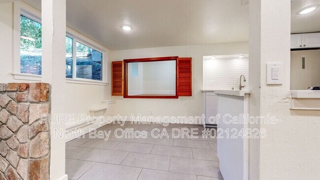 Building Photo - 11 Pedrini Wy