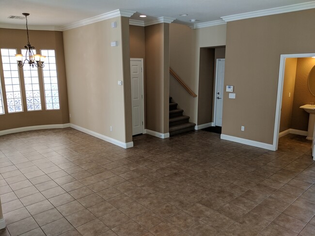 Building Photo - 9149 Tudor Park Pl