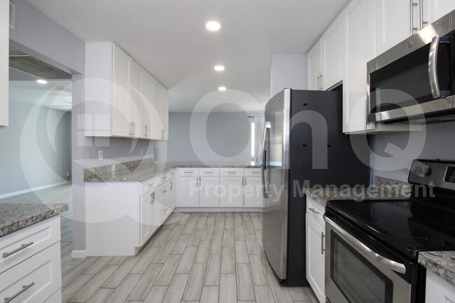 Building Photo - 8838 N 42nd Ave