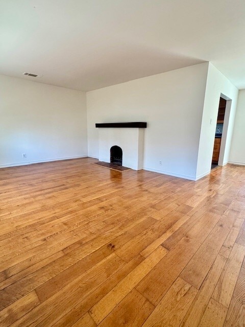 Building Photo - 1004 Esther Dr