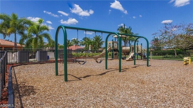 Building Photo - 10960 Cherry Laurel Dr
