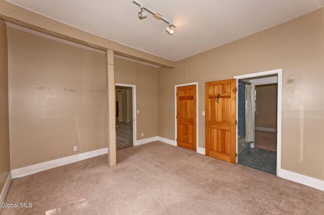 Building Photo - 1412 River Rd