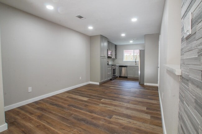 Building Photo - 4131 Lufborough Dr