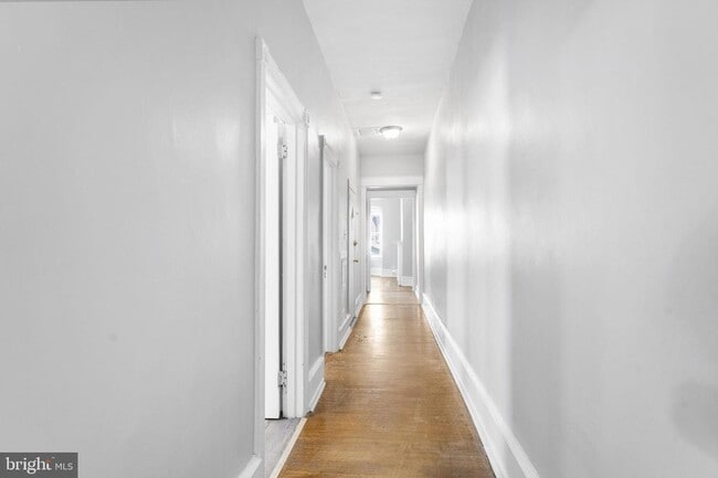 Building Photo - 246 W Abbottsford Ave