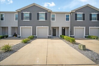 Building Photo - Charming 3-Bed, 2.5-Bath Townhome in Gated...