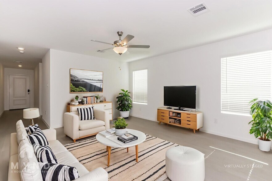 Building Photo - 2732 Ctr Crk Ln