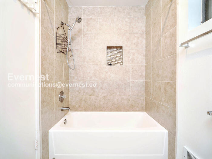 Building Photo - 6260 139th Ave NE