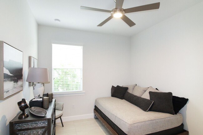 Building Photo - 9884 Bright Water Dr
