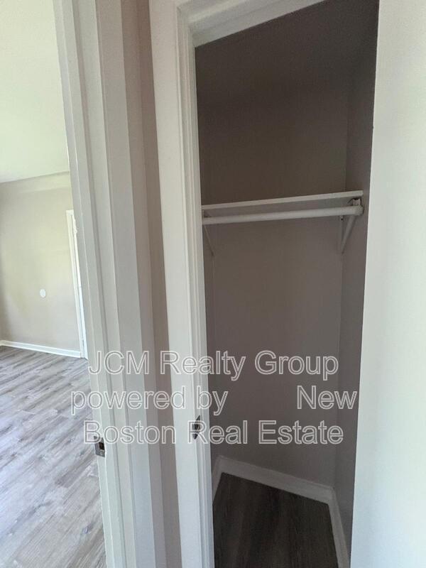 Building Photo - 3 Sunderland St