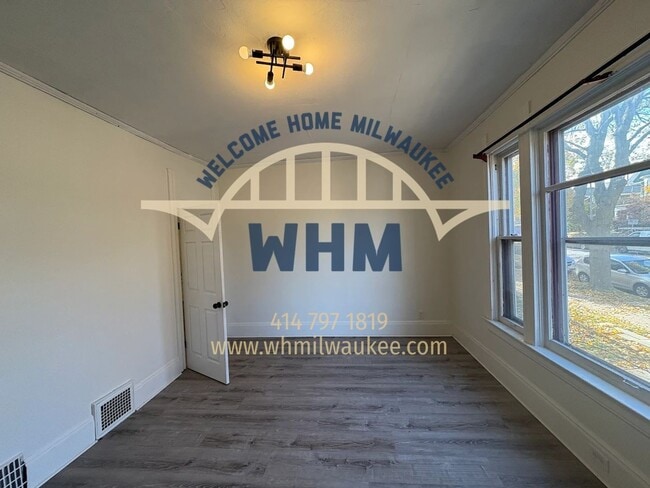 Building Photo - 2720 N Oakland Ave