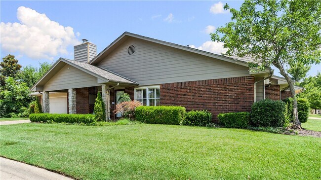 Building Photo - 2 S Prairie Dunes Dr