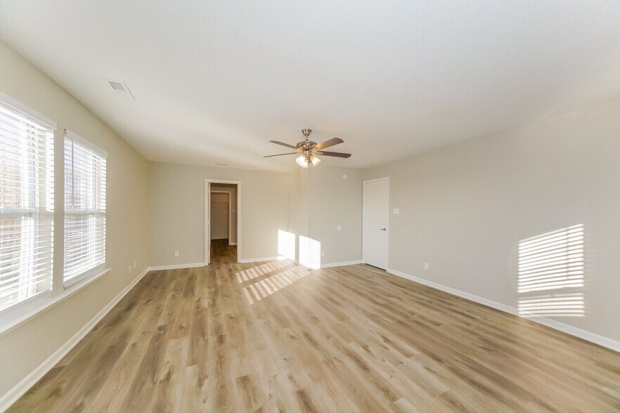 Building Photo - 333 Sunburst Ln