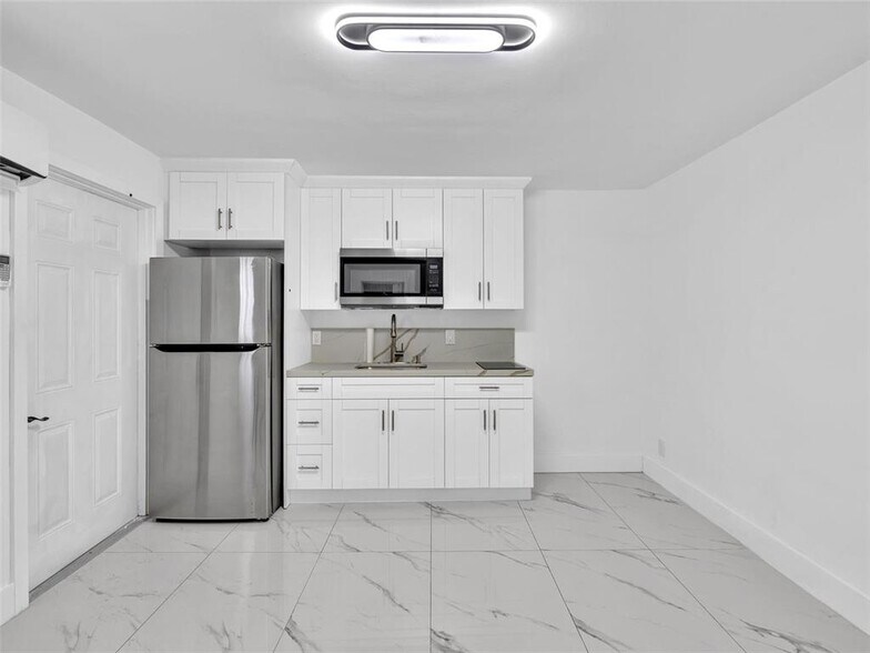 Primary Photo - 4941 SW 44th Ave
