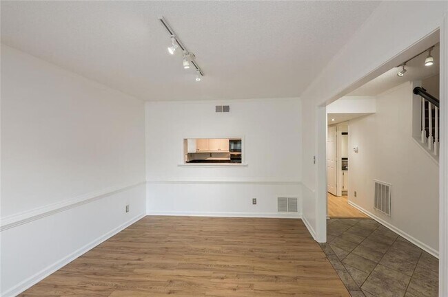 Building Photo - 9070 Cobbler Ct