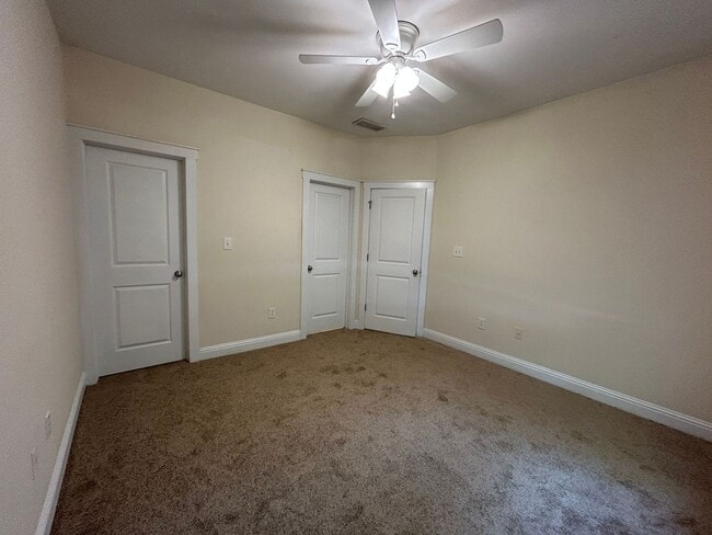 Building Photo - PRE-LEASING FOR FALL 2026!