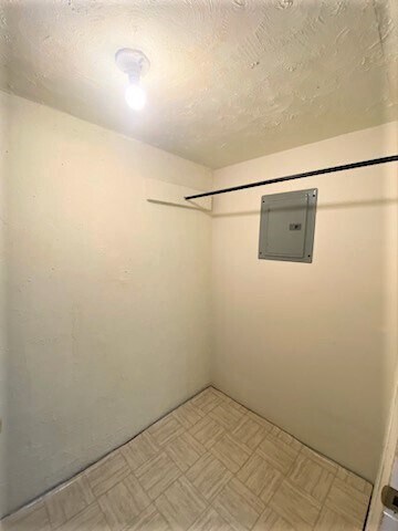 Building Photo - 342 Grosvenor Ave