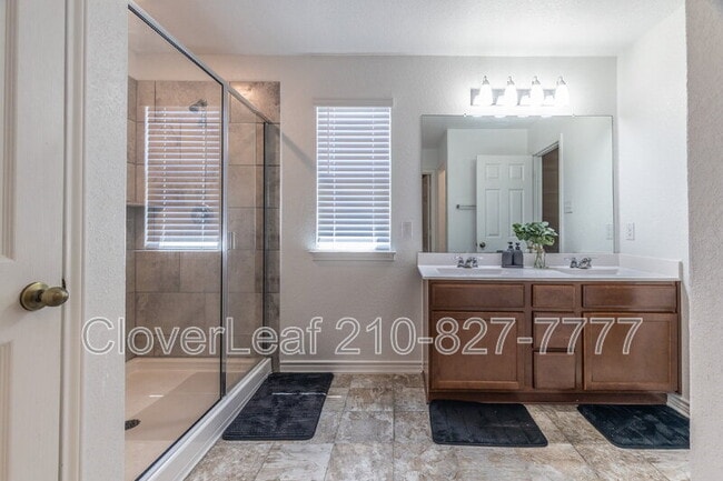 Building Photo - 10406 Labrado Dr