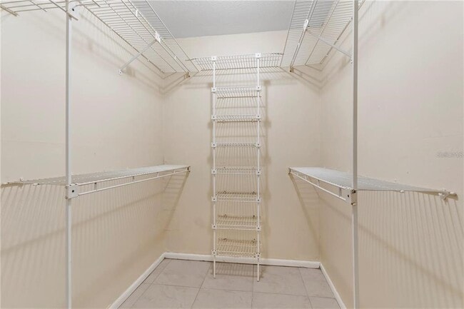 Building Photo - 534 Orange Dr