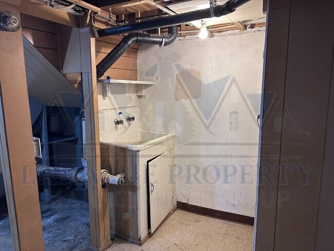 Building Photo - 911 S 9th St