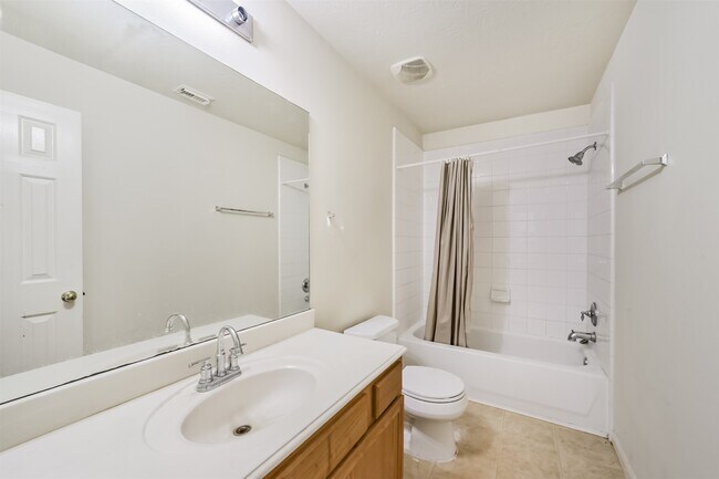 Building Photo - 7102 Calix Ln