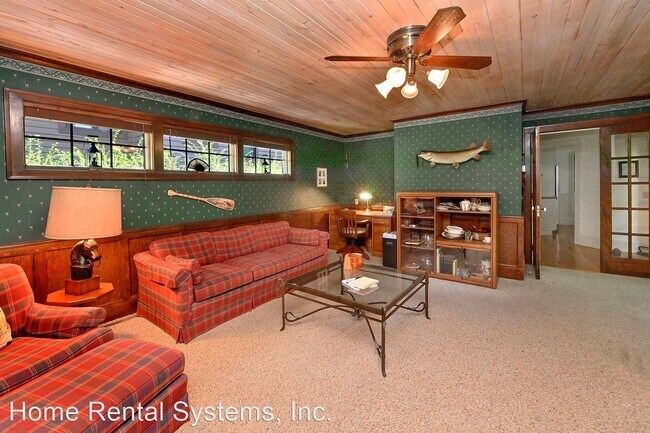 Building Photo - 3 br, 3 bath House - 425 Lakeview Avenue