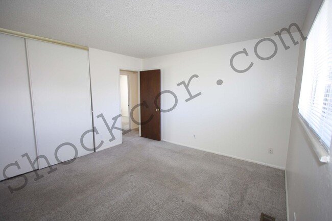 Building Photo - Single Family Aurora