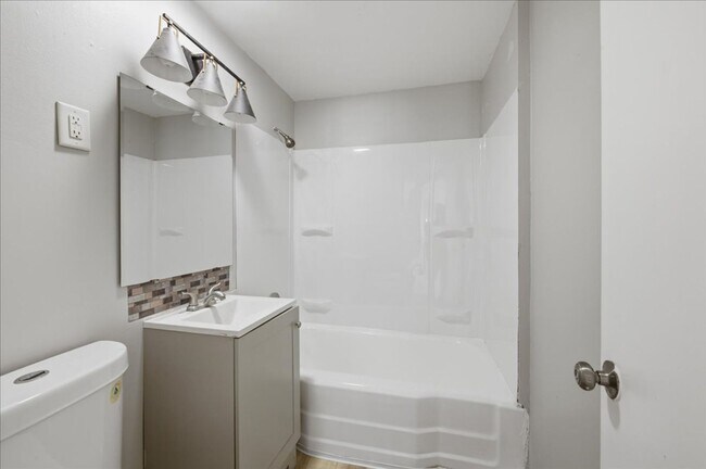 Building Photo - 5010 S Brookville Rd