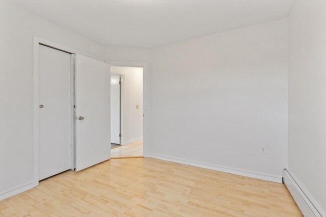 Building Photo - 45 Kinglet Dr