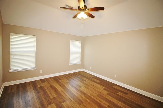 Building Photo - 222 Chimney Rock Dr