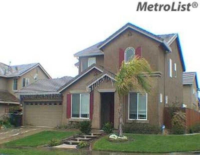 Primary Photo - Excellent 4 bedroom, 3 bath Roseville home...