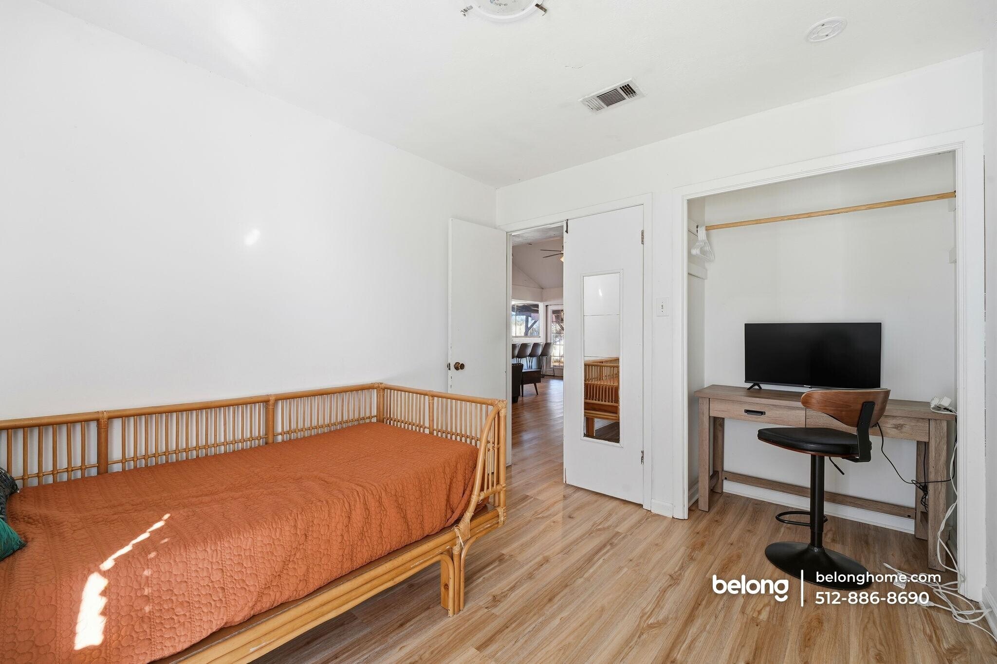 Building Photo - 802 Buckingham Pl