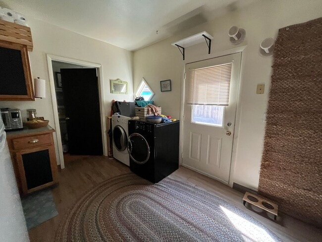 Building Photo - Adorable Duplex Near Downtown Loveland