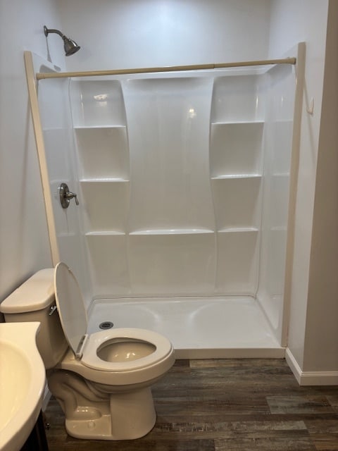 Spacious Shower - 405 Patterson Street