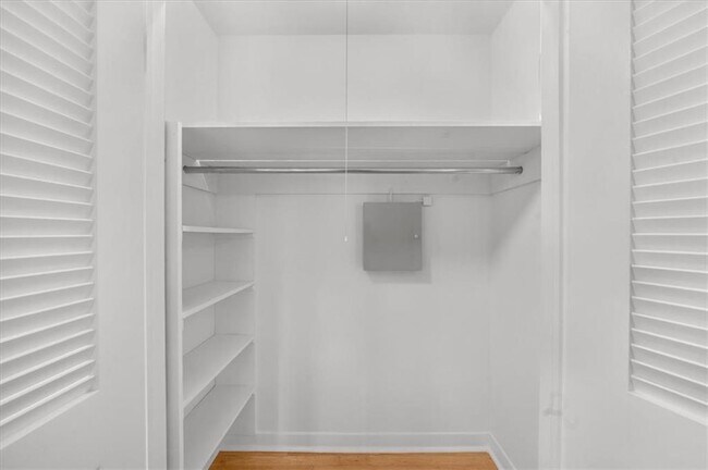 Building Photo - 4890 High Point Rd NE