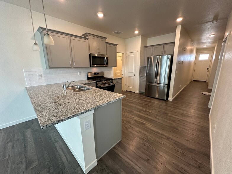 Building Photo - 10165 Castor Dr