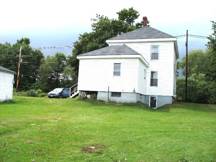 Building Photo - 506 Main St