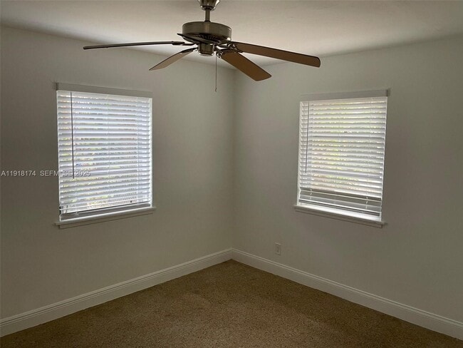 Building Photo - 846 SW 10th St