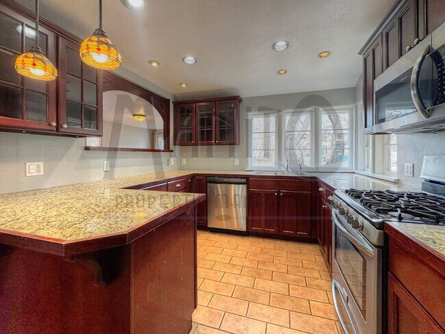 Building Photo - 1624 S Grand Blvd